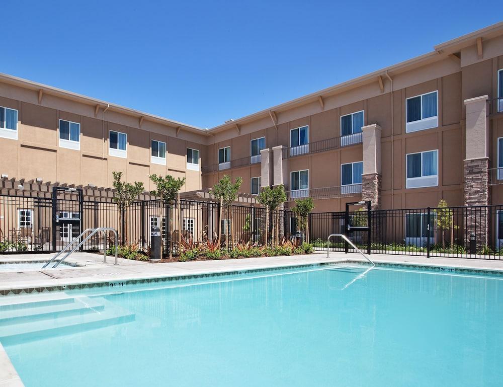 Holiday Inn Express Hotel & Suites Napa Valley-American Canyon By Ihg Exteriör bild