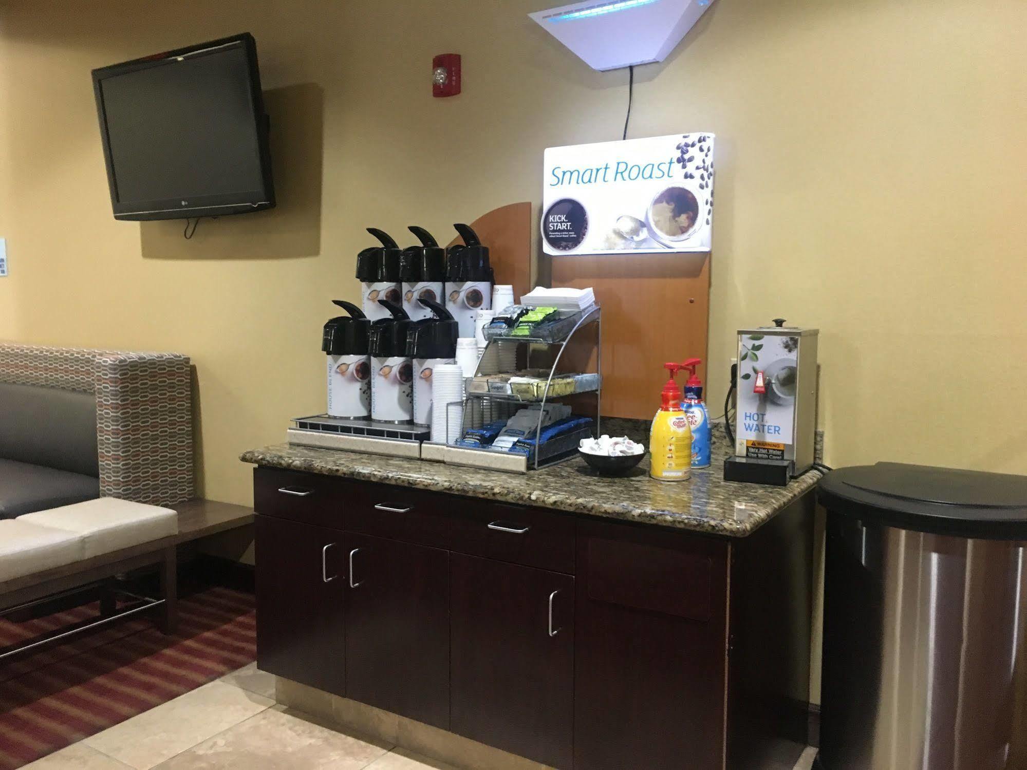 Holiday Inn Express Hotel & Suites Napa Valley-American Canyon By Ihg Exteriör bild